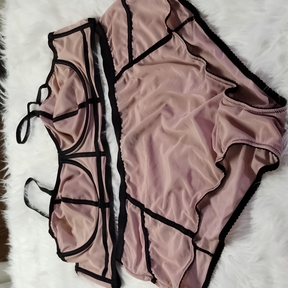 Torrid curves panty and bra set size 5